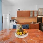 3 Bedroom Lovely In فوديس