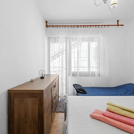 Apartment 3 Bedroom Lovely In *