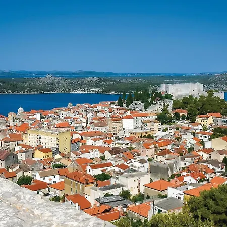 3 Bedroom Lovely In Apartment Vodice