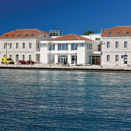 3 Bedroom Lovely In Apartment Vodice