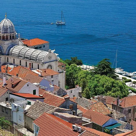 Apartment 3 Bedroom Lovely In Vodice