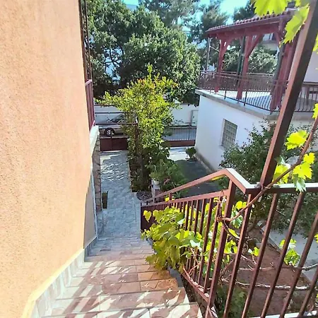 3 Bedroom Lovely In Apartment