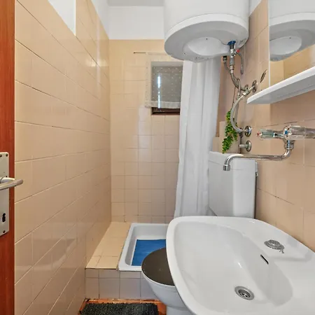 Apartment 3 Bedroom Lovely In *