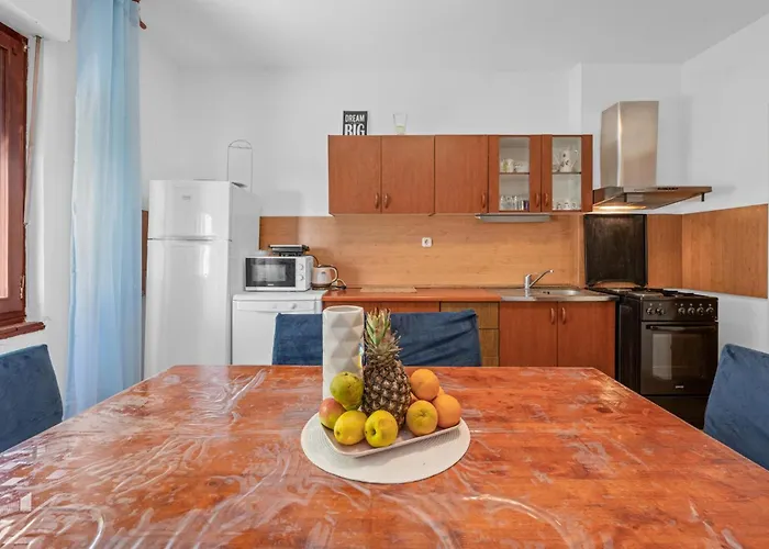 3 Bedroom Lovely In Vodice