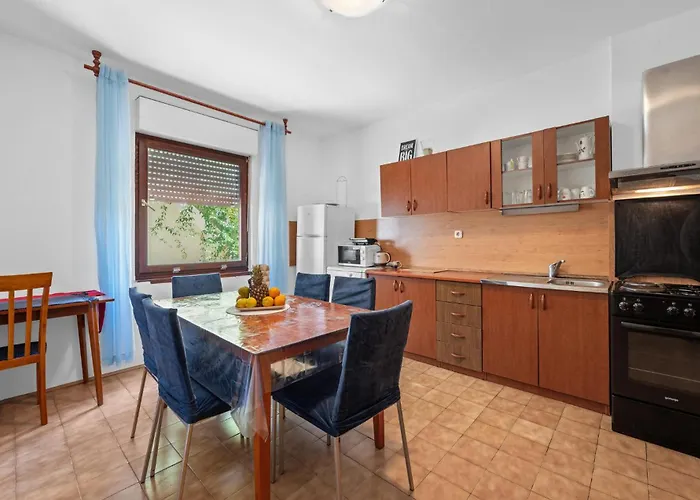 Appartement 3 Bedroom Lovely In Vodice